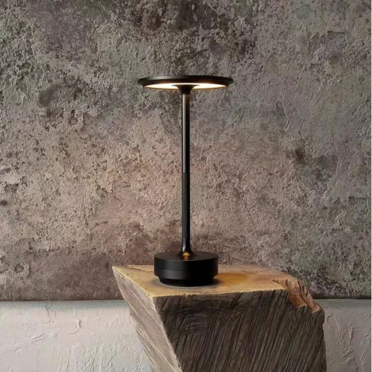 Lampe de table LED sans fil avec variateur tactile et batterie – IP44