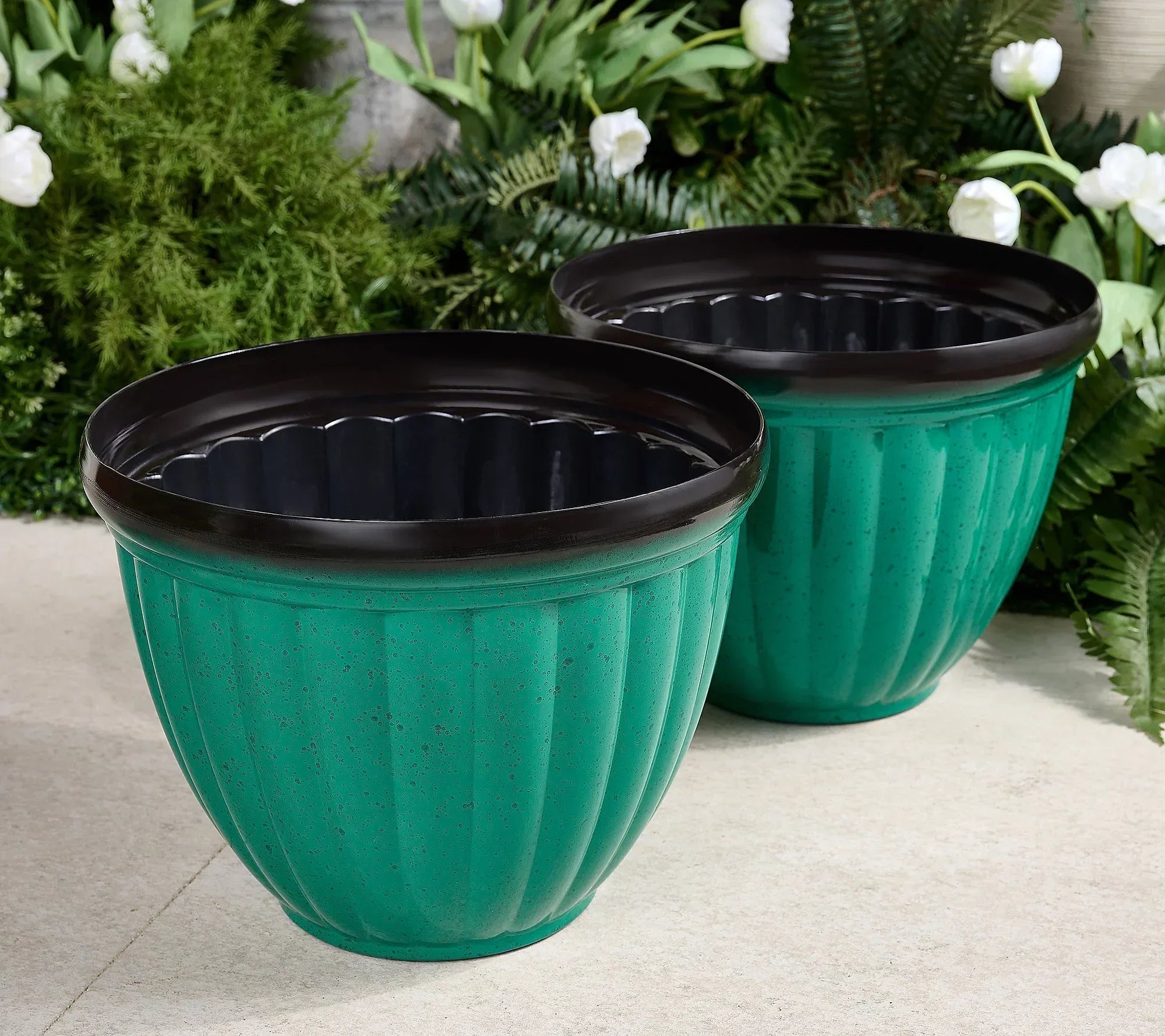 Pot de Fleurs à Nervures Spirales avec Système de Drainage Intégré