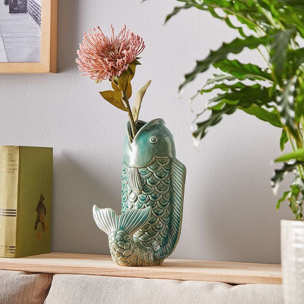 Vase en forme de carpe Koï en grès – objet d'art décoratif