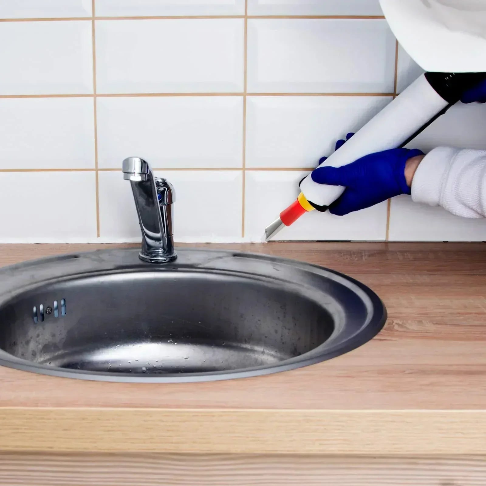 Kit d'embouts d'étanchéité universel pour joints silicone précis