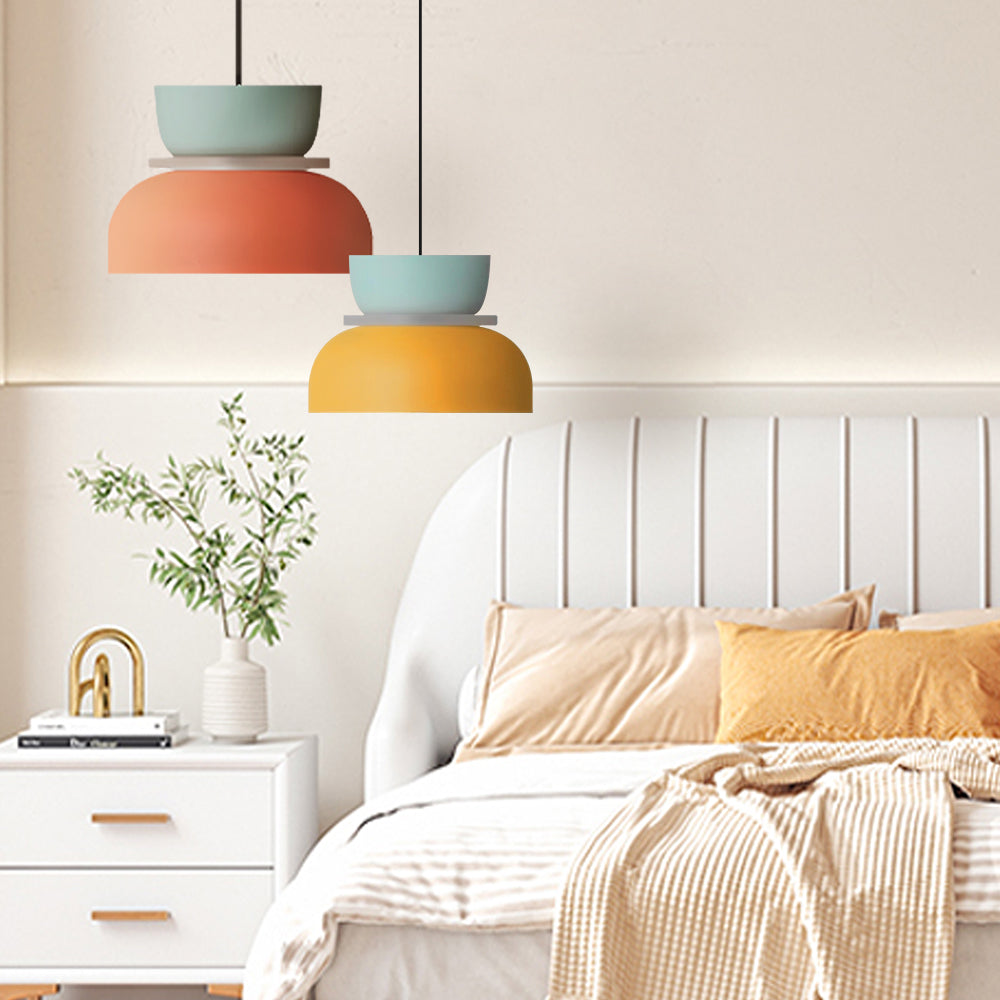 Suspension nordique avec design color block pour espaces modernes