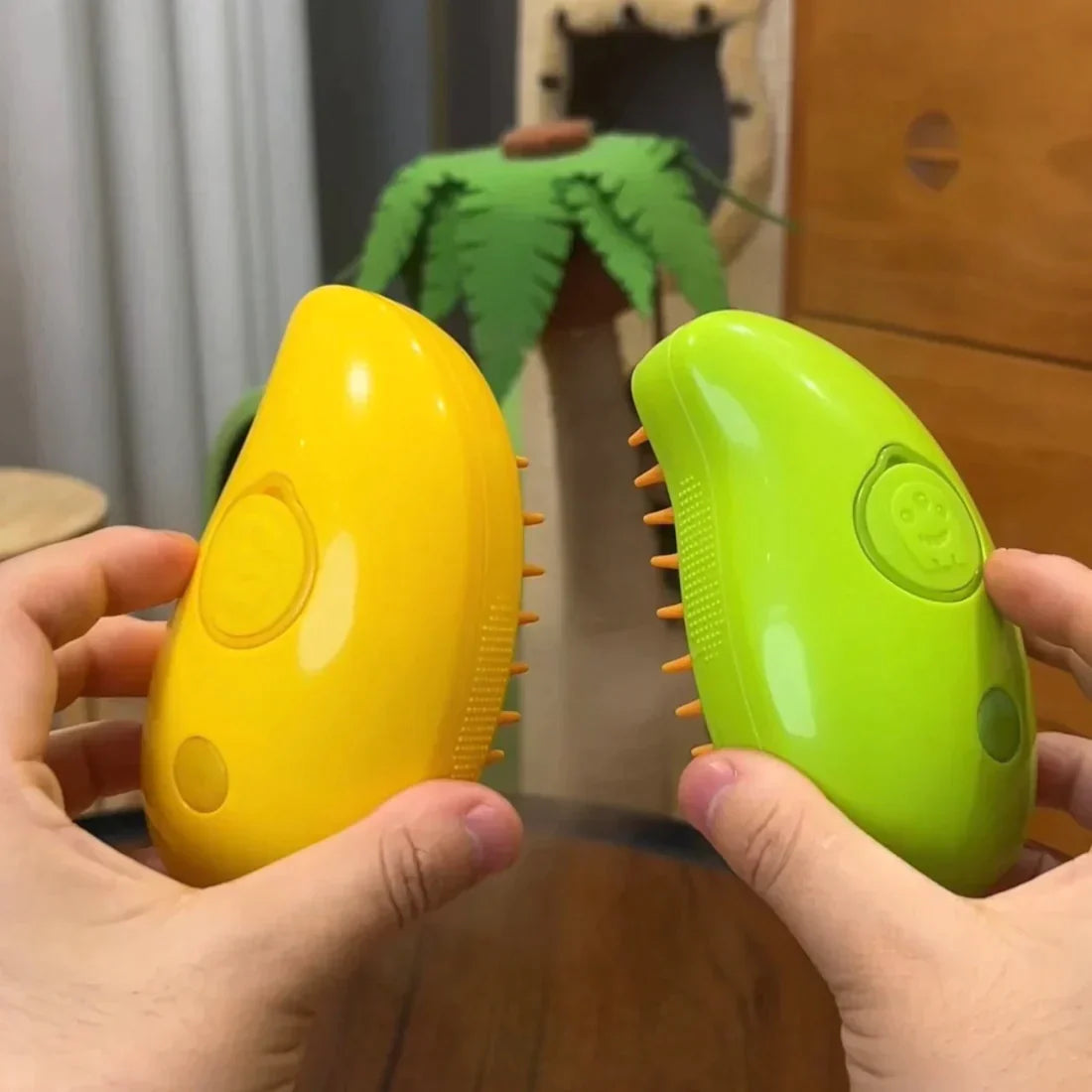 Brosse de Toilettage pour Animaux avec Spray Nano-Brume