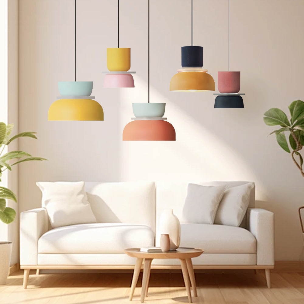 Suspension nordique avec design color block pour espaces modernes