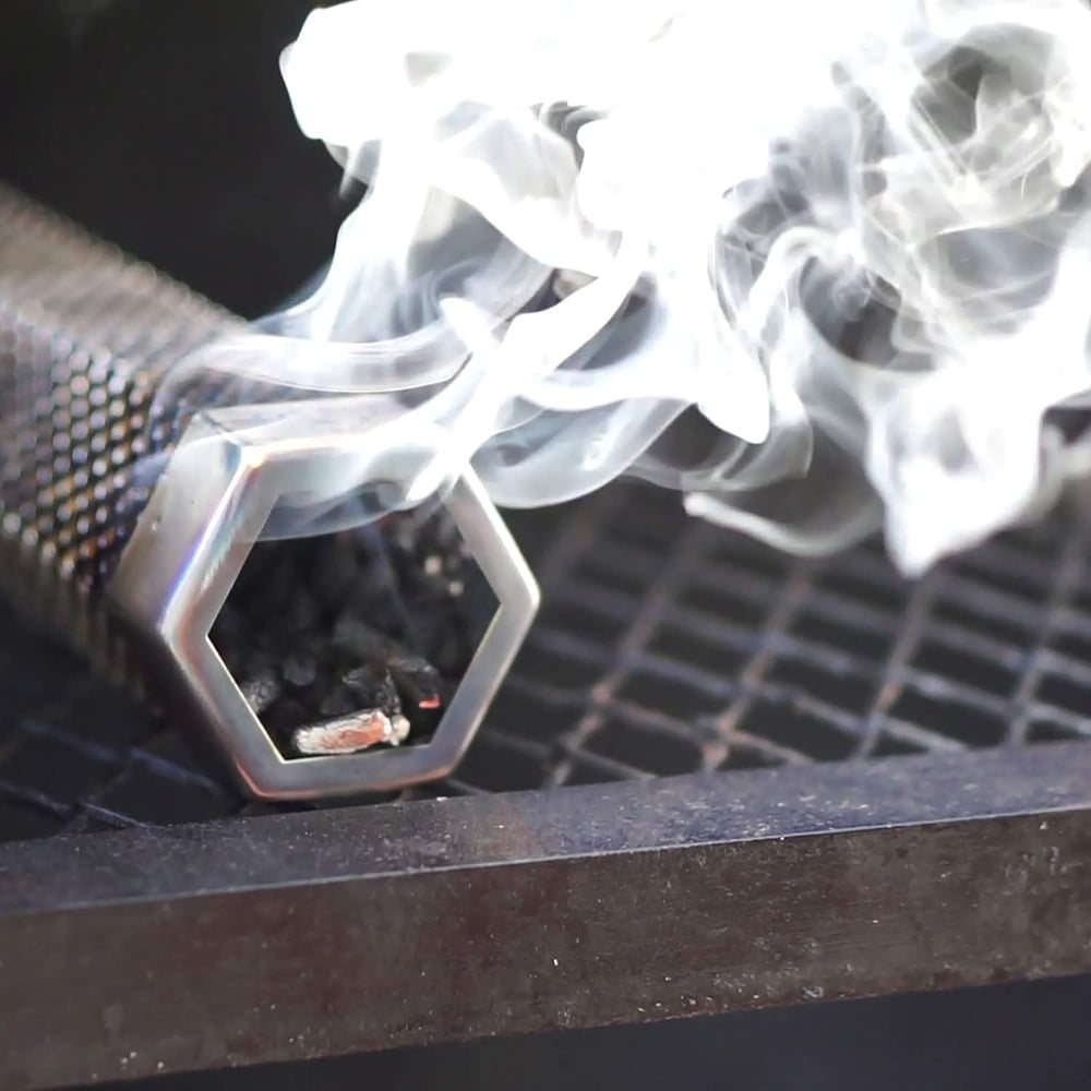 SmokeHex™ – Tube à fumée en acier inoxydable adapté à tous les types de grill [50 % de réduction]