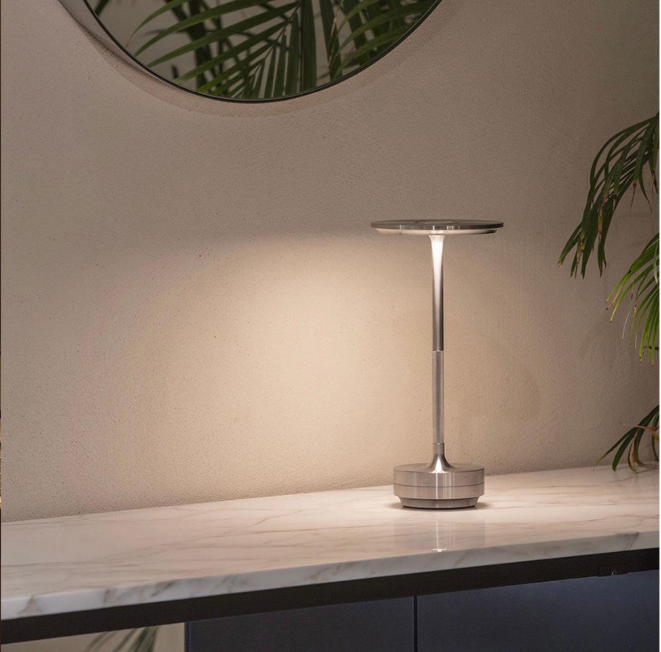 Lampe de table LED sans fil avec variateur tactile et batterie – IP44