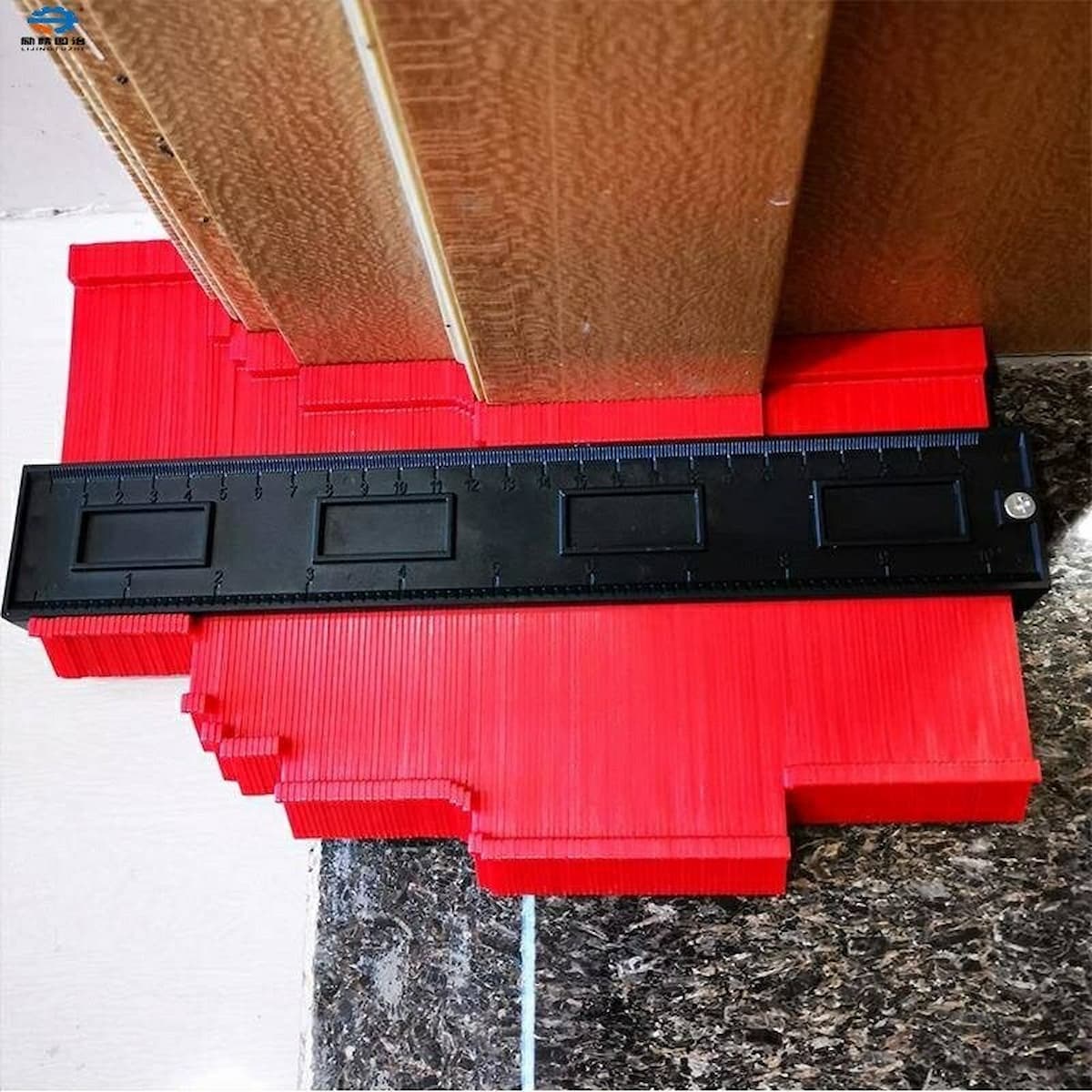 Gabarit de Contour Flexible pour Mesures Précises – Bois, Carrelage et Métal