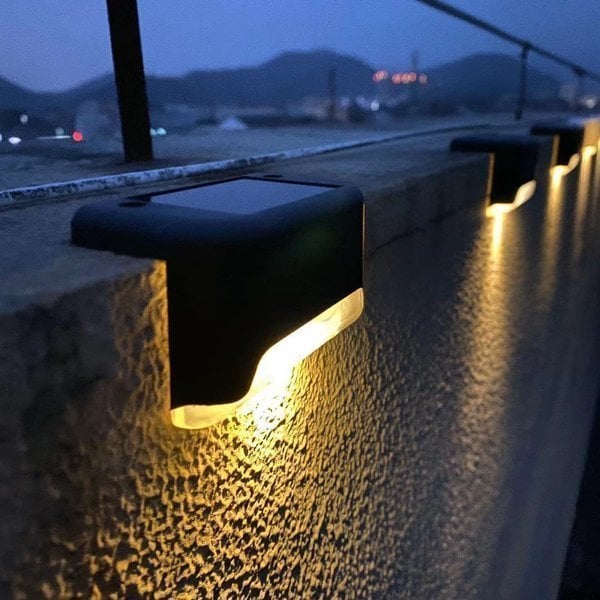 SolarLume™ – Lot de 4 Lampes Solaires pour Terrasse – Éclairage Extérieur Résistant aux Intempéries [2 + 2 Gratuits]