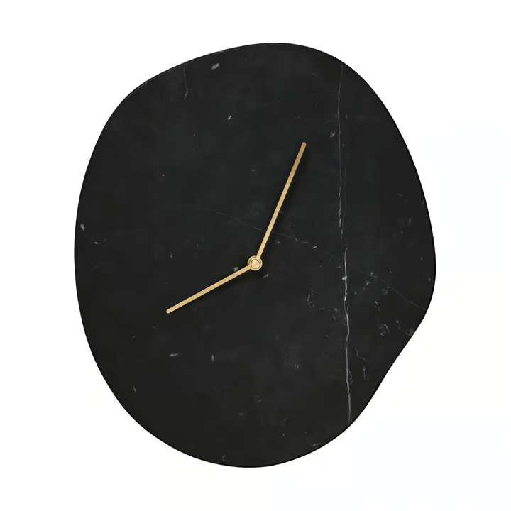 Horloge murale sculpturale au design organique – style scandinave