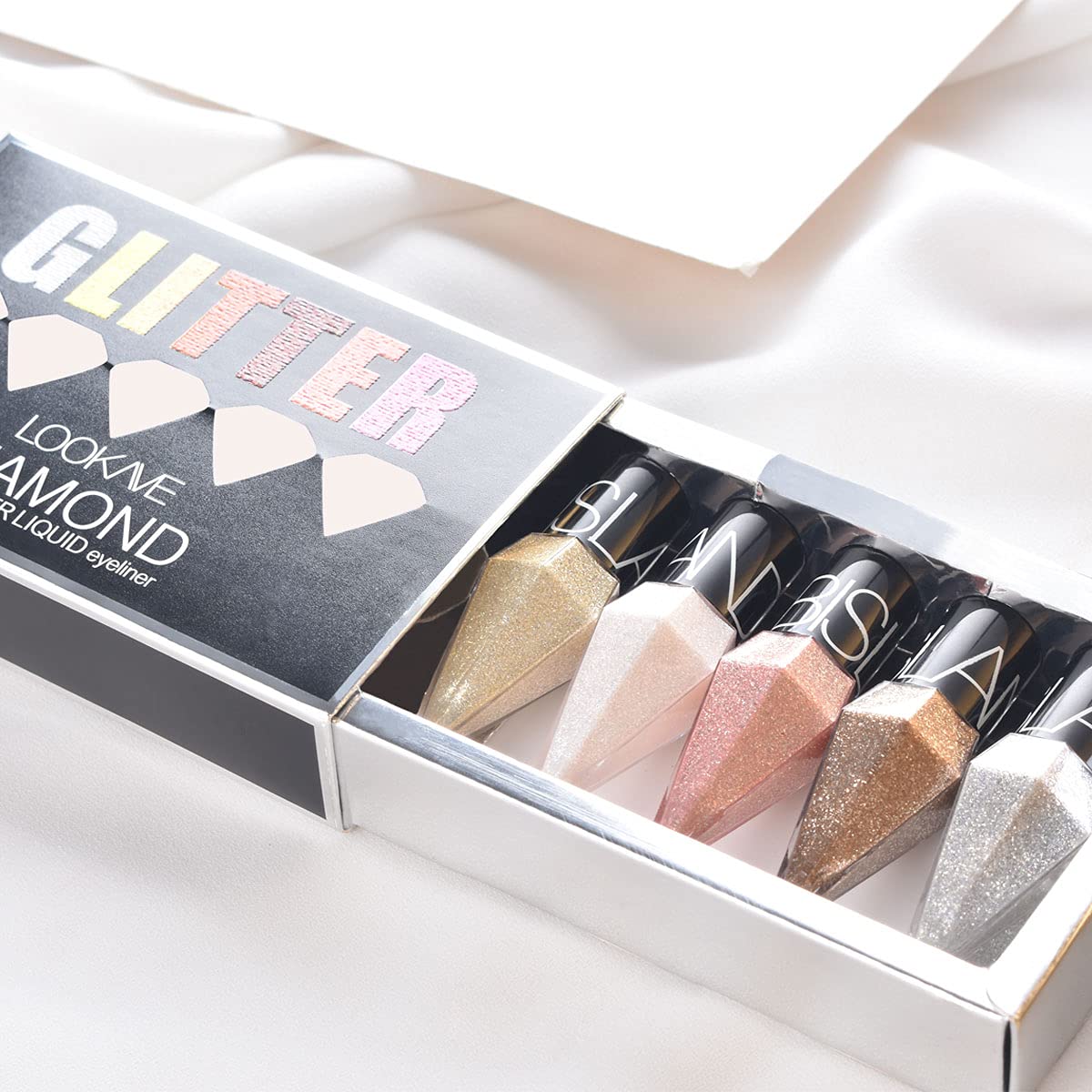 Eyeliner Liquide Waterproof à Effet Perlé pour un Trait Précis