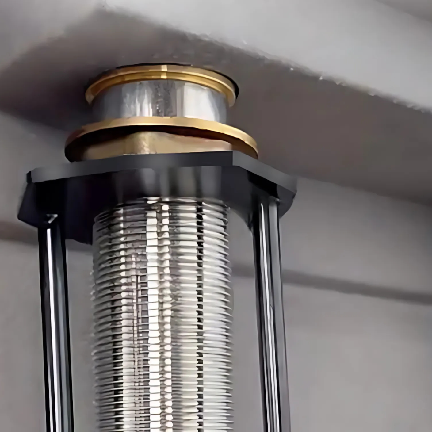 Clé de Plomberie Rotative 360° pour Espaces Difficiles d'Accès