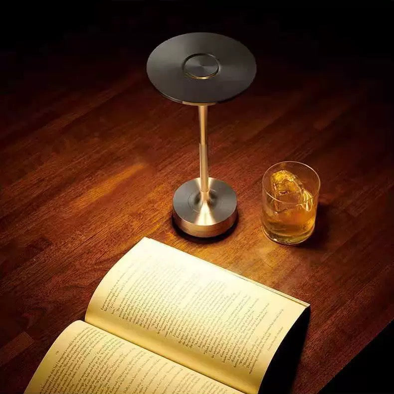 Lampe de table LED sans fil avec variateur tactile et batterie – IP44