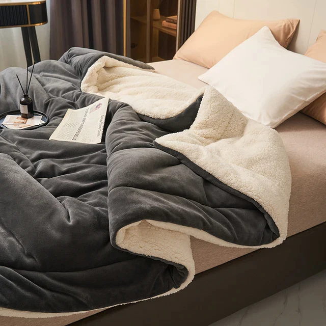 Couverture douillette en flanelle polaire – douce, chaude et lavable en machine