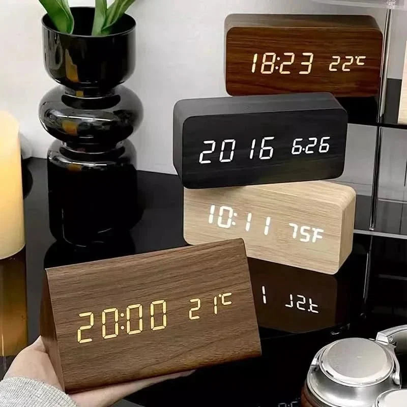 Réveil LED numérique avec effet bois – Affichage de la température & 3 alarmes