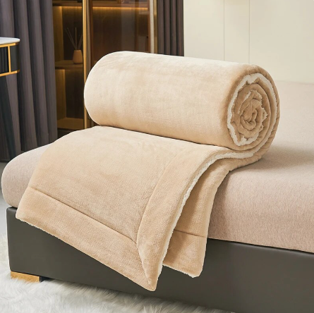 Couverture douillette en flanelle polaire – douce, chaude et lavable en machine