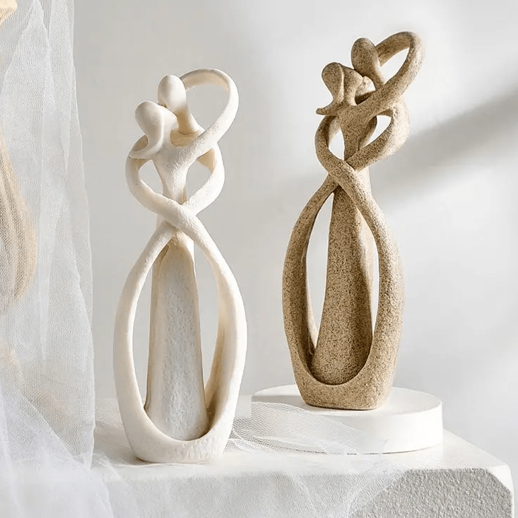 Sculpture d'amour abstraite en résine – Figurine décorative élégante