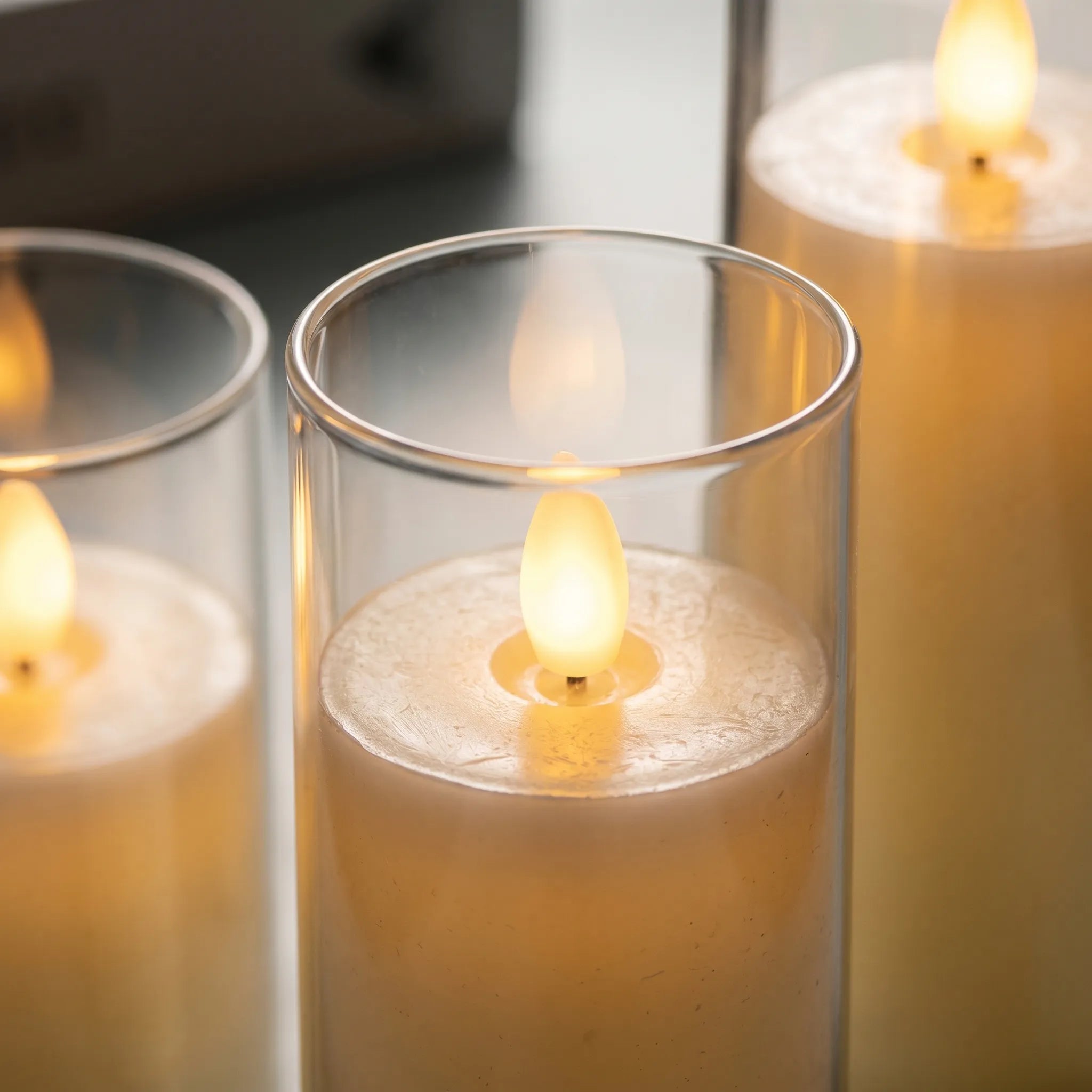 Bougies LED sans flamme en cylindre de verre – Lot de 6 hauteurs variées