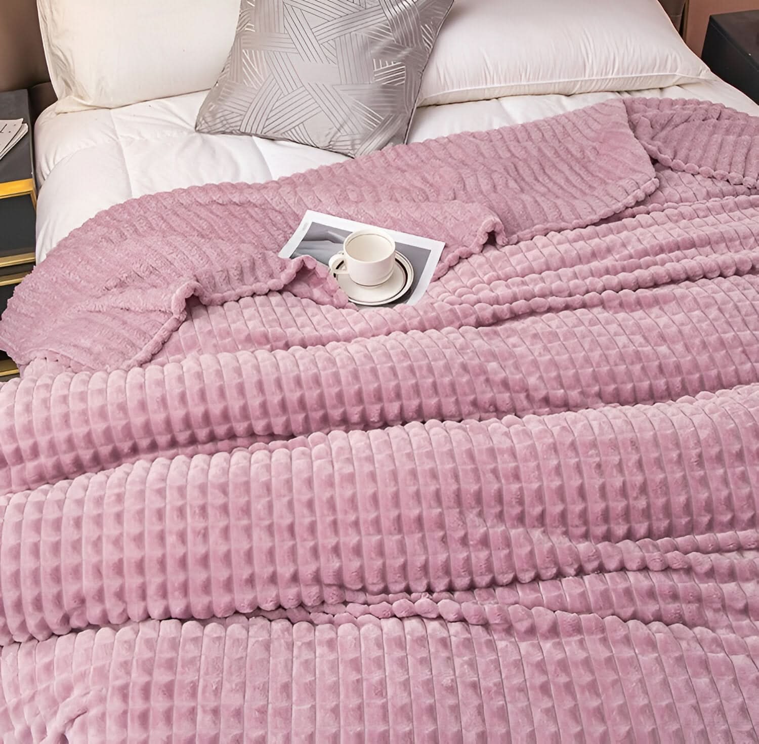 Couverture en polaire corail – ultra-douce et lavable en machine