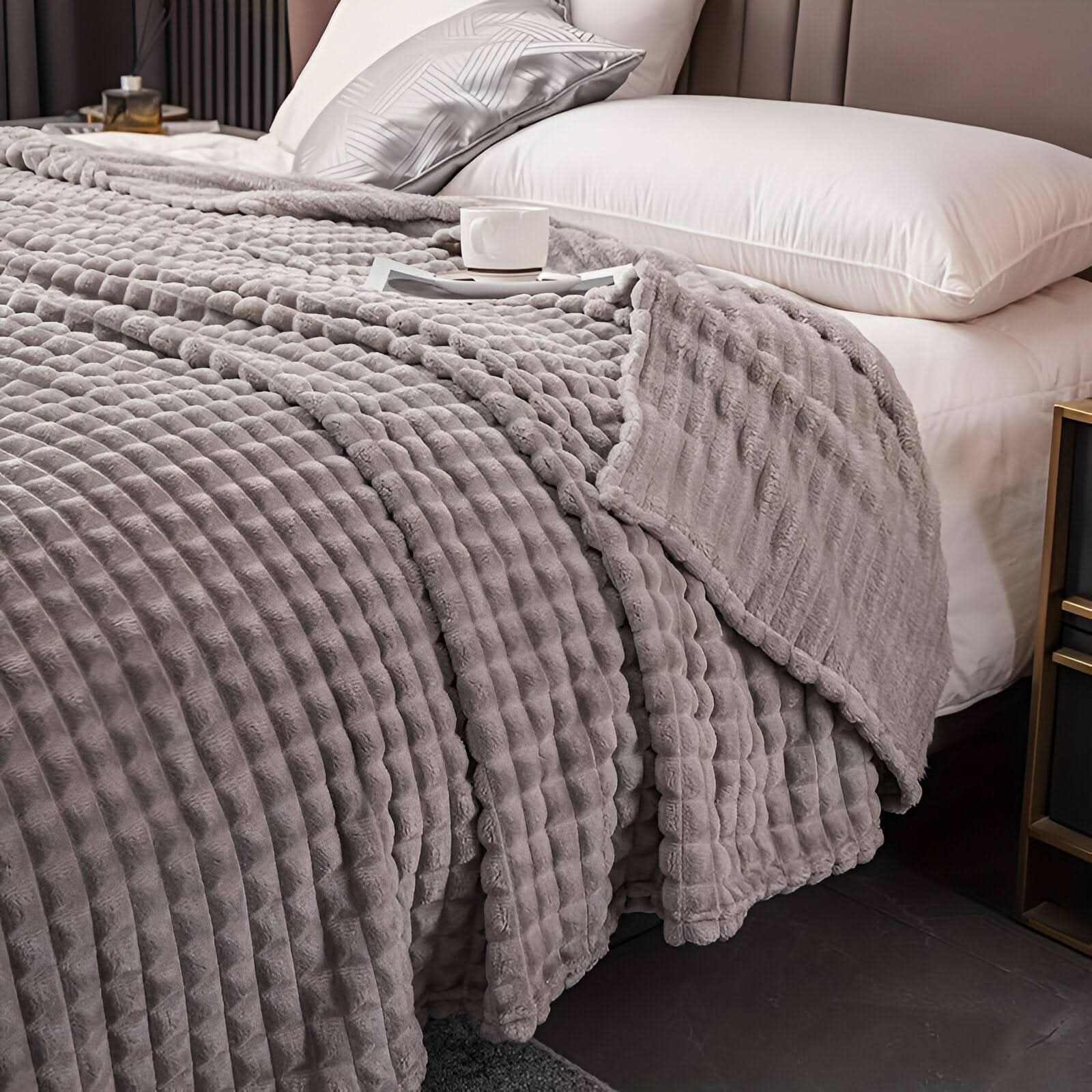 Couverture en polaire corail – ultra-douce et lavable en machine