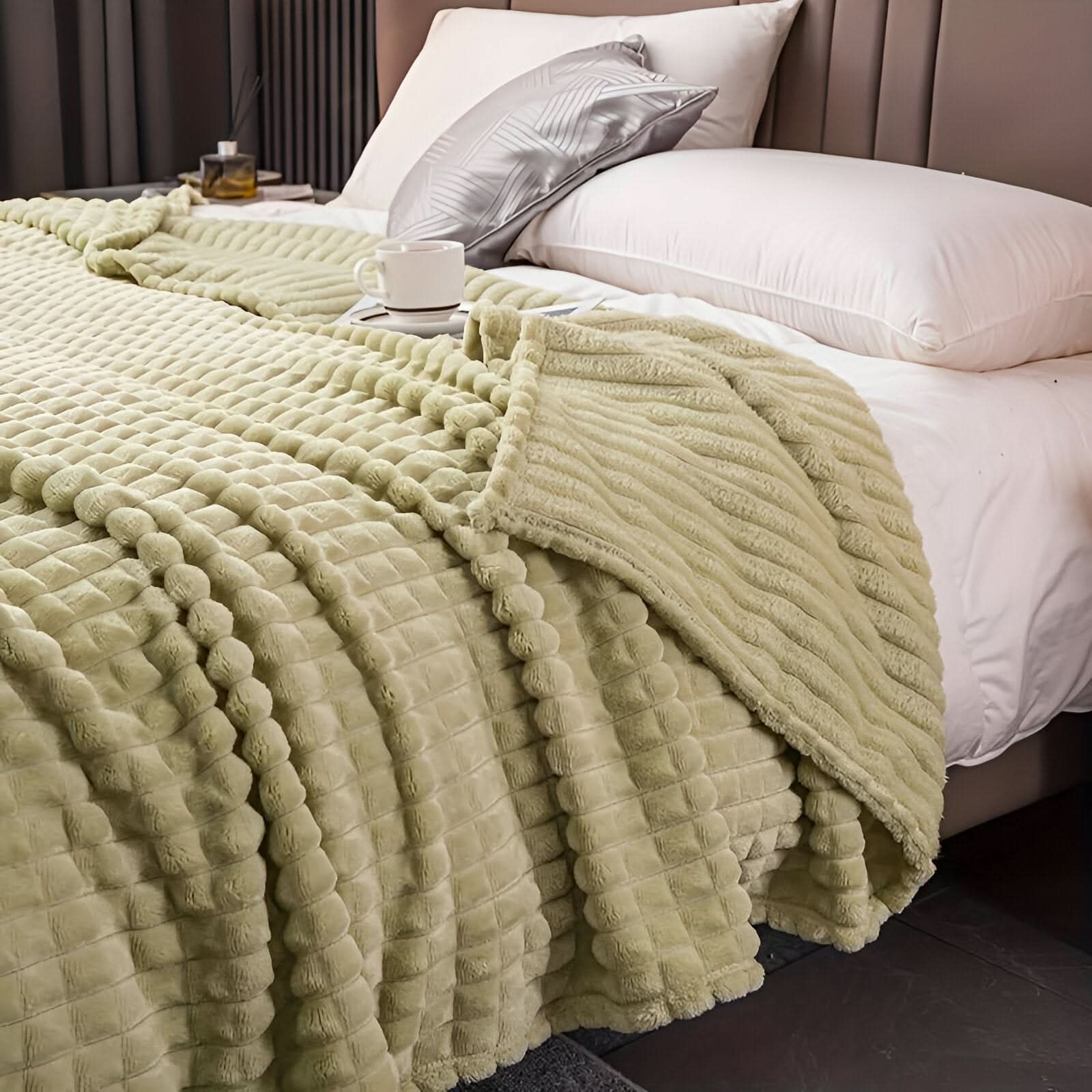 Couverture en polaire corail – ultra-douce et lavable en machine