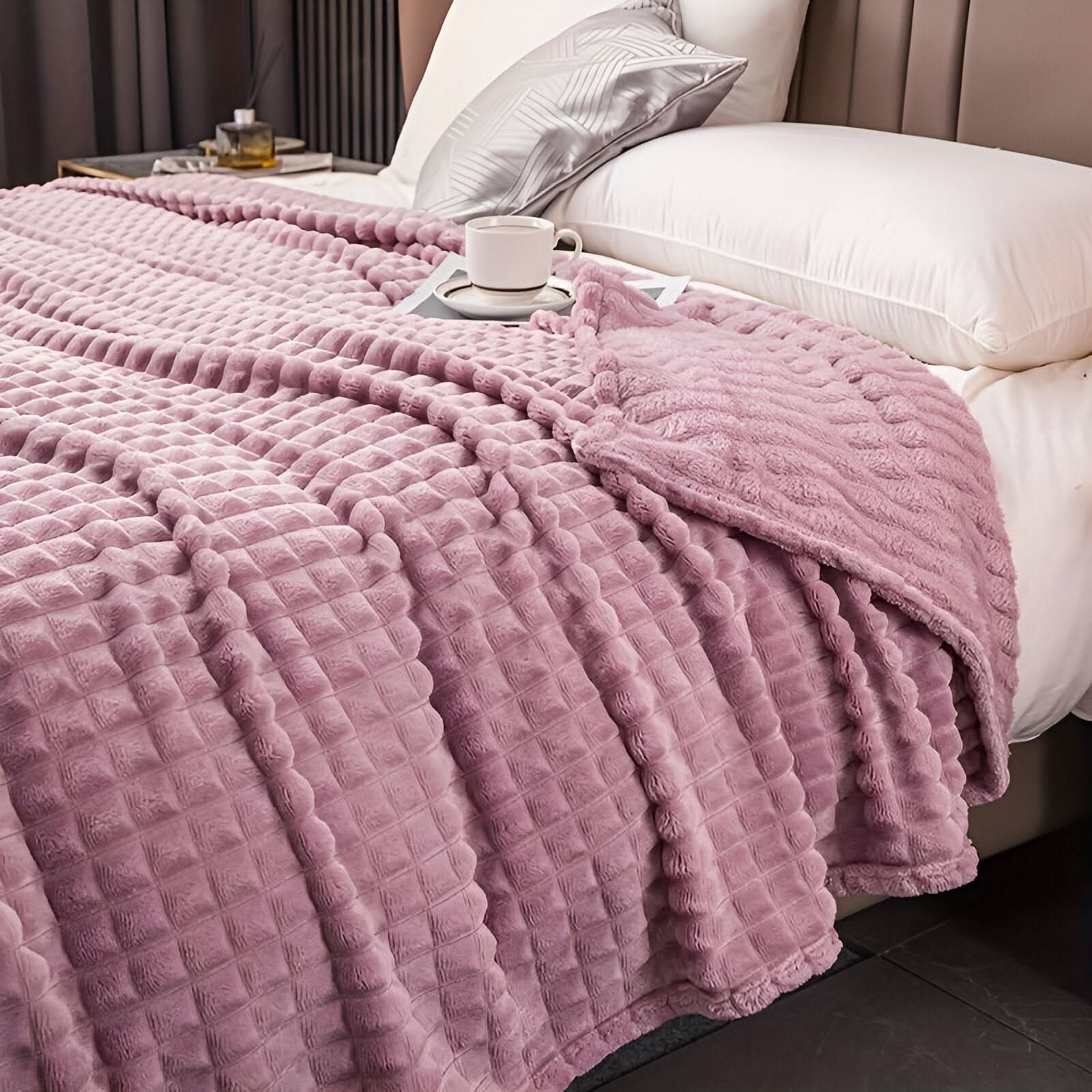 Couverture en polaire corail – ultra-douce et lavable en machine