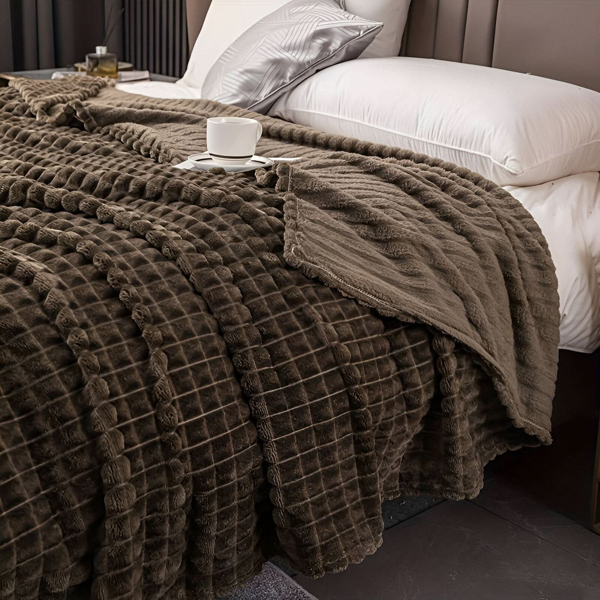 Couverture en polaire corail – ultra-douce et lavable en machine