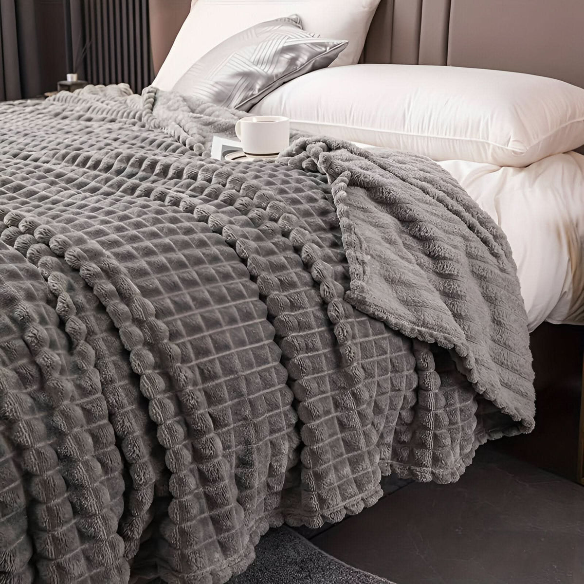 Couverture en polaire corail – ultra-douce et lavable en machine