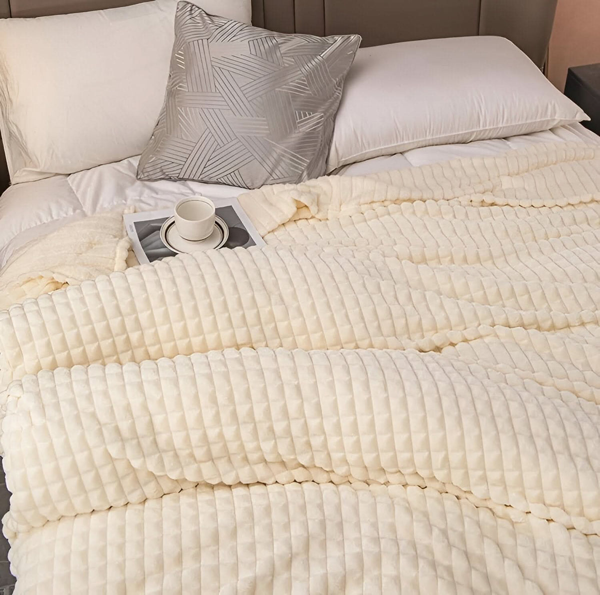 Couverture en polaire corail – ultra-douce et lavable en machine