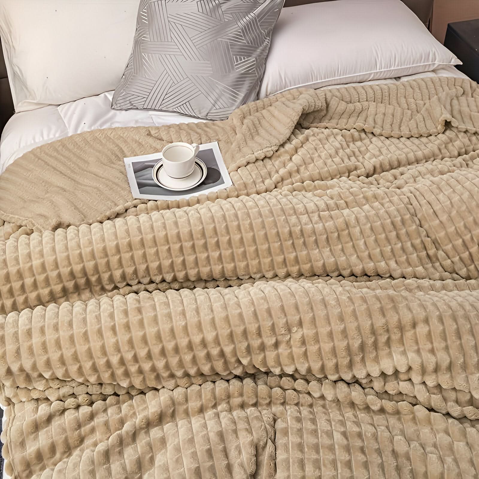Couverture en polaire corail – ultra-douce et lavable en machine