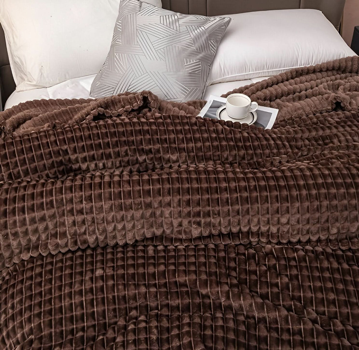 Couverture en polaire corail – ultra-douce et lavable en machine