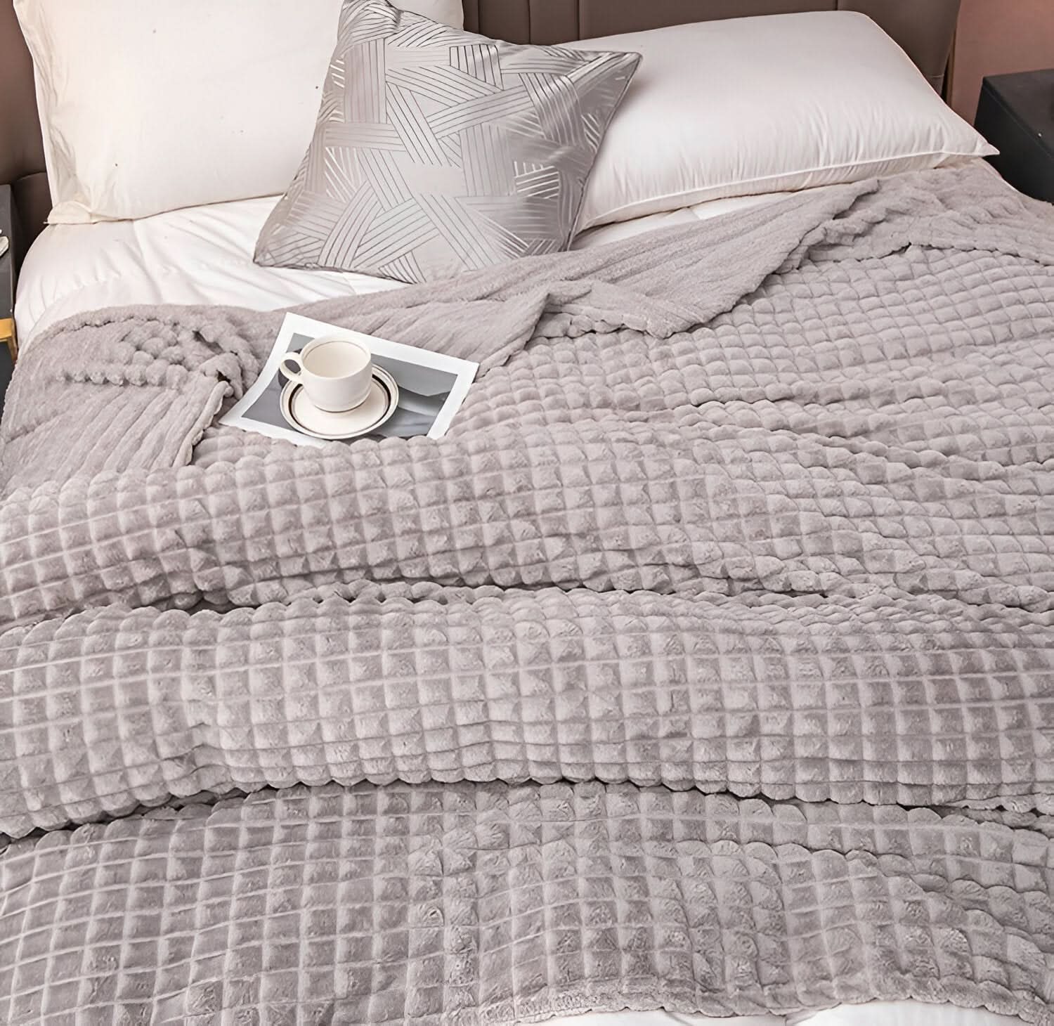 Couverture en polaire corail – ultra-douce et lavable en machine