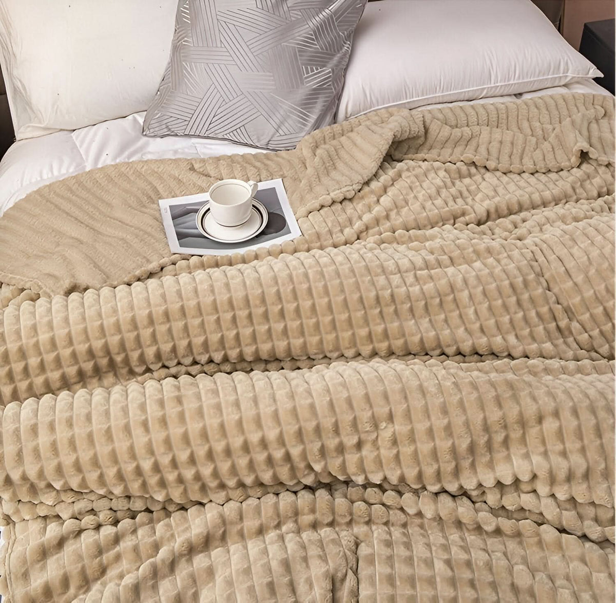 Couverture en polaire corail – ultra-douce et lavable en machine