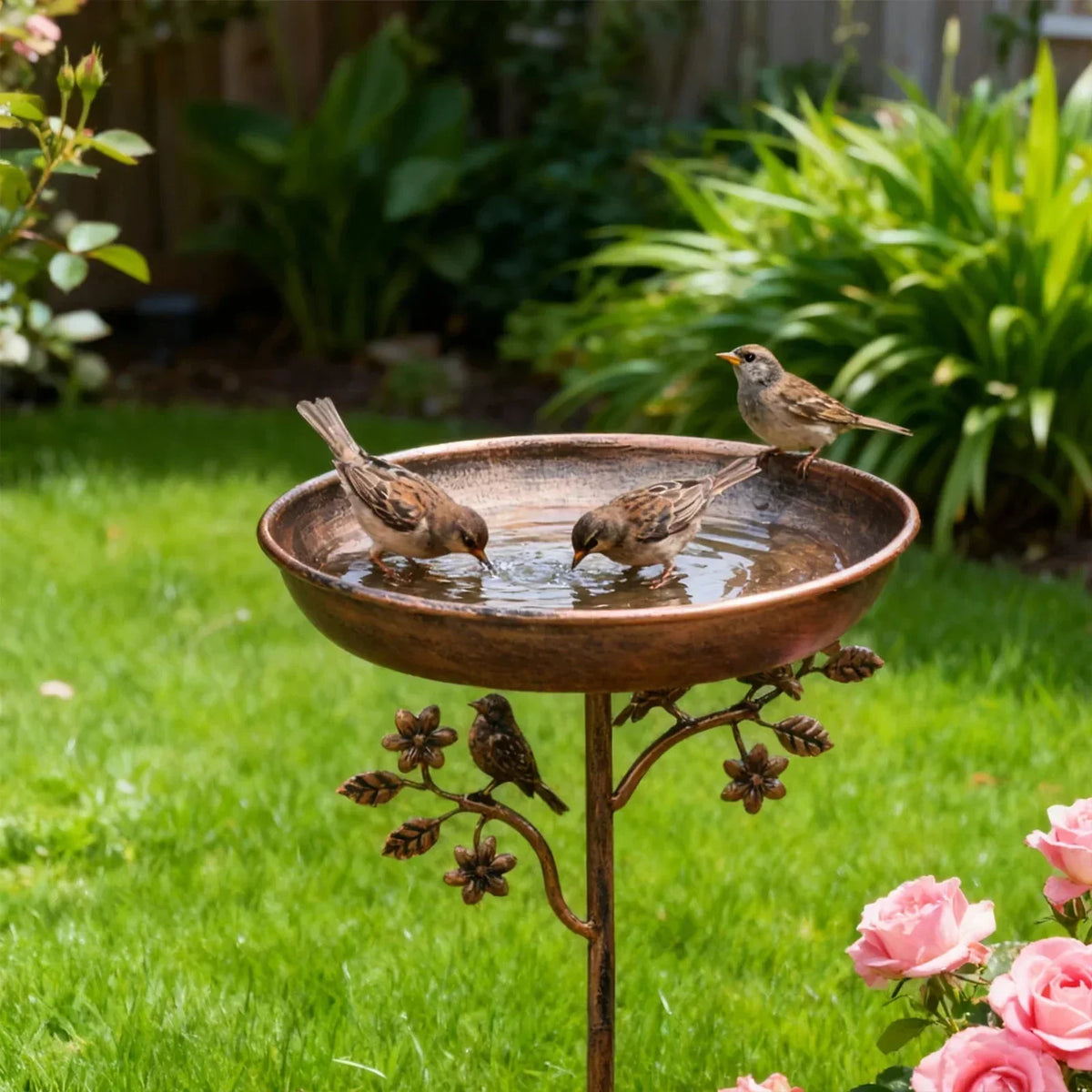Bain d'oiseaux avec pique de sol – coupe décorative de jardin pour oiseaux sauvages