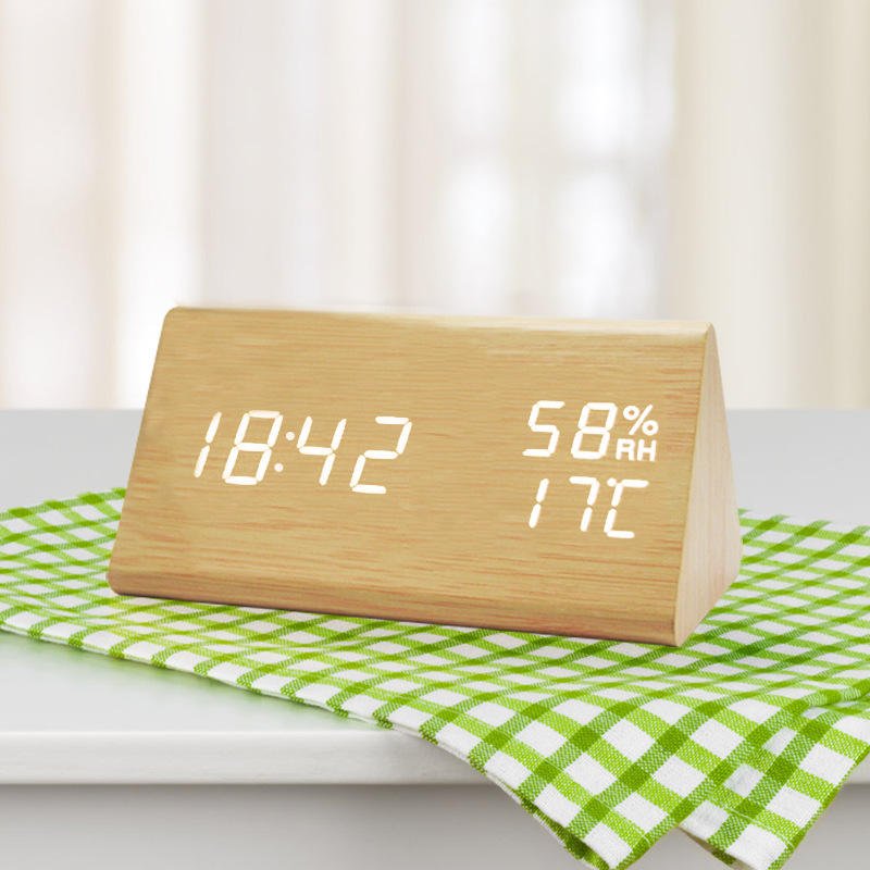 Horloge numérique effet bois avec affichage de la température et écran à intensité réglable