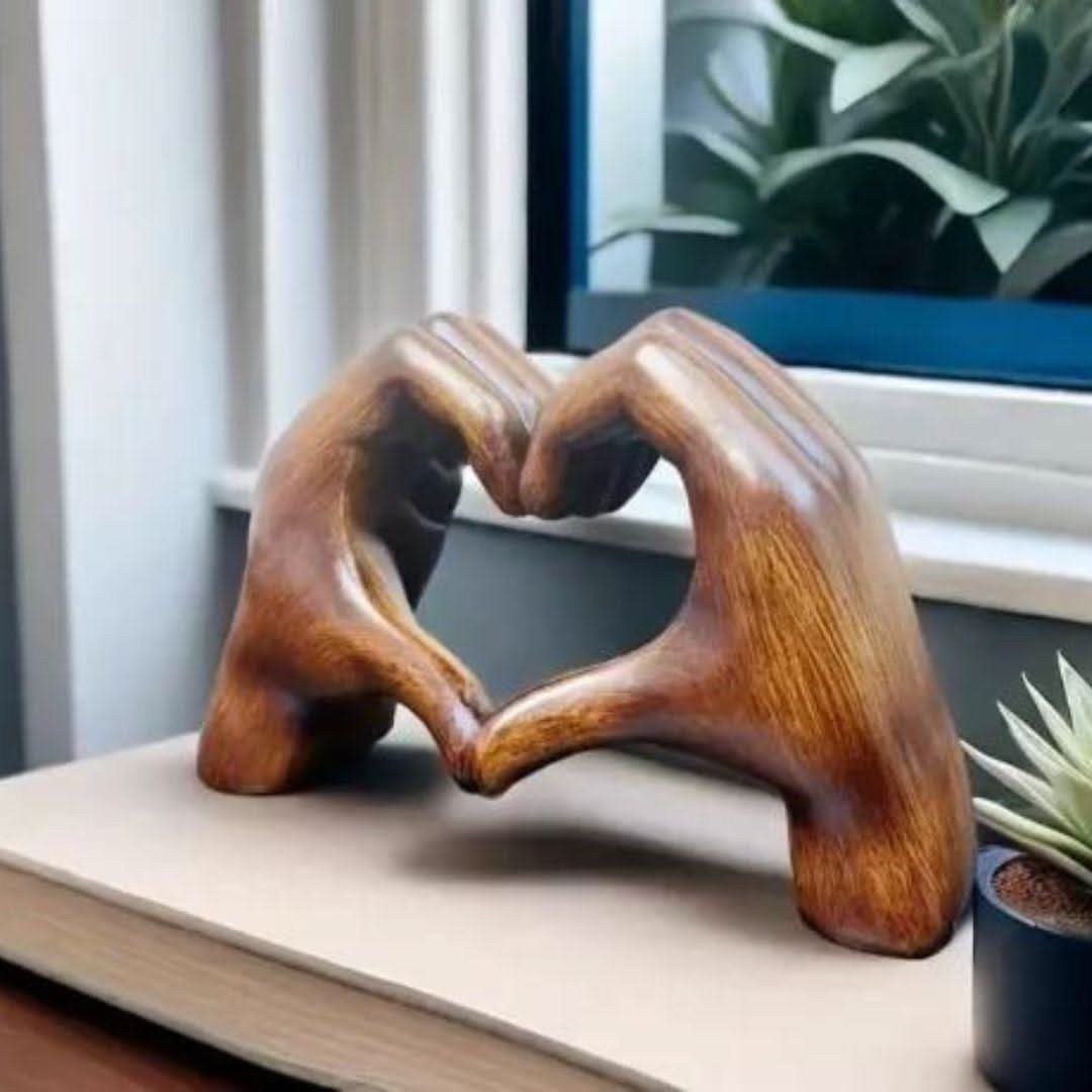 Figurine en bois sculptée à la main – Sculpture décorative en bois naturel