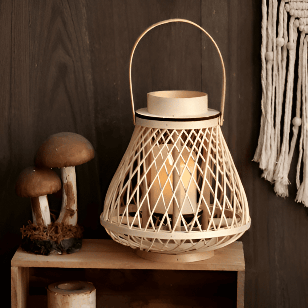Lanterne en rotin avec bougie LED – Tressée à la main pour intérieur et extérieur