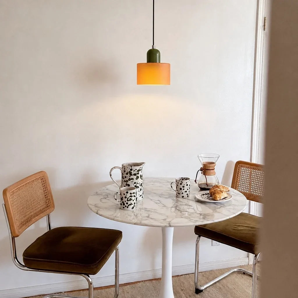 Petite suspension en verre – luminaire élégant pour intérieurs