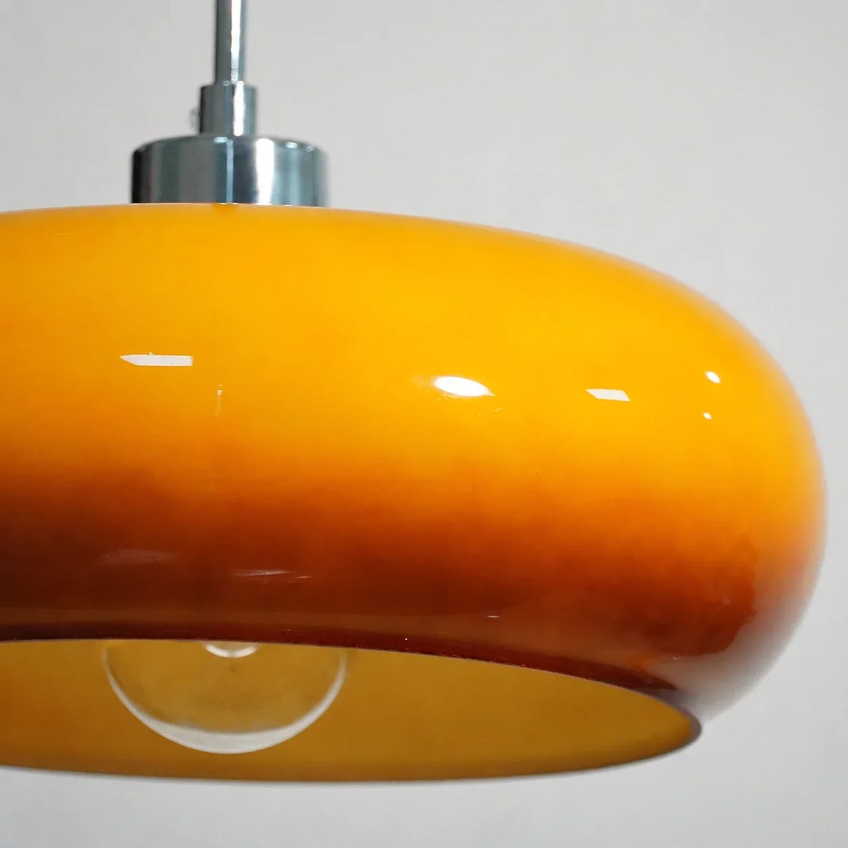 Suspension en verre style Bauhaus pour intérieurs modernes