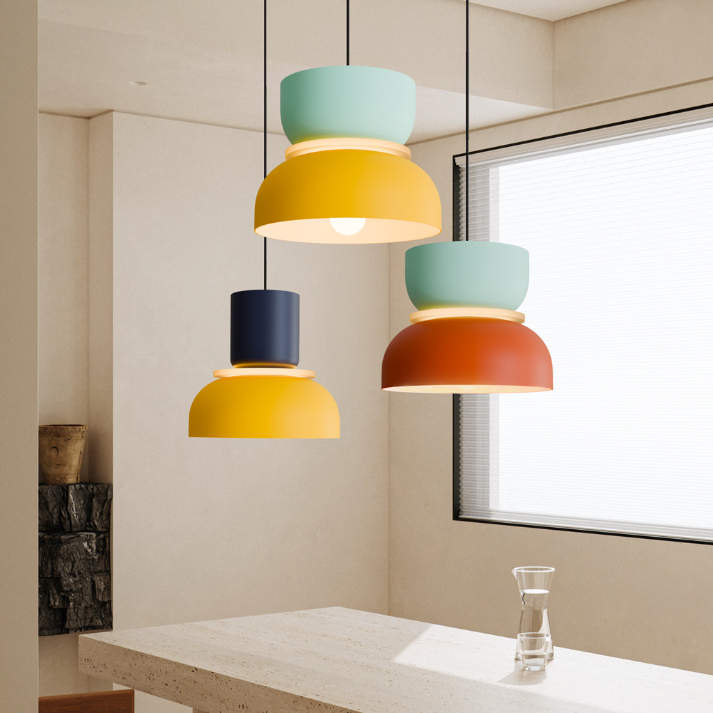 Suspension nordique avec design color block pour espaces modernes