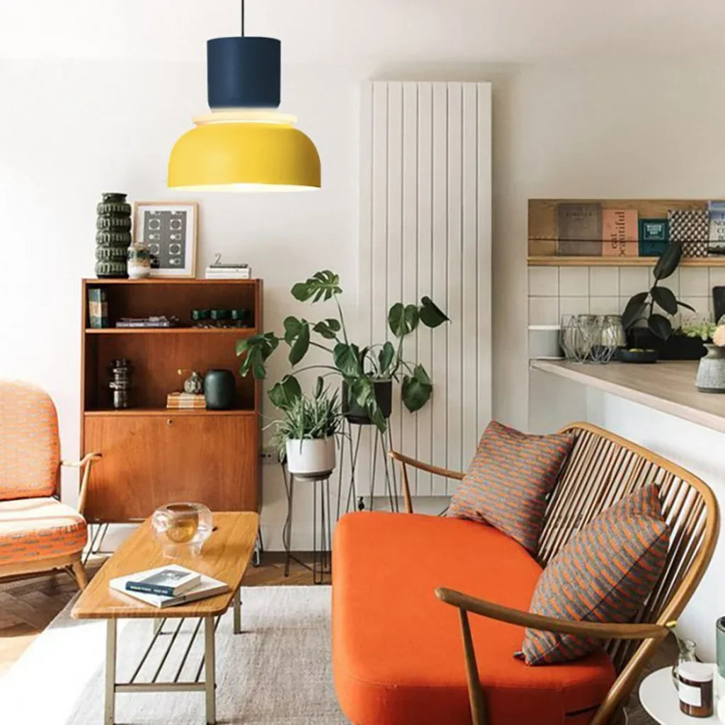 Suspension nordique avec design color block pour espaces modernes