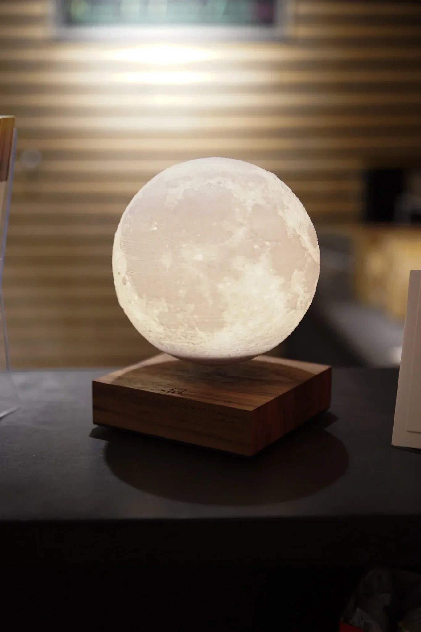 Lampe lune flottante avec lévitation magnétique et capteur tactile