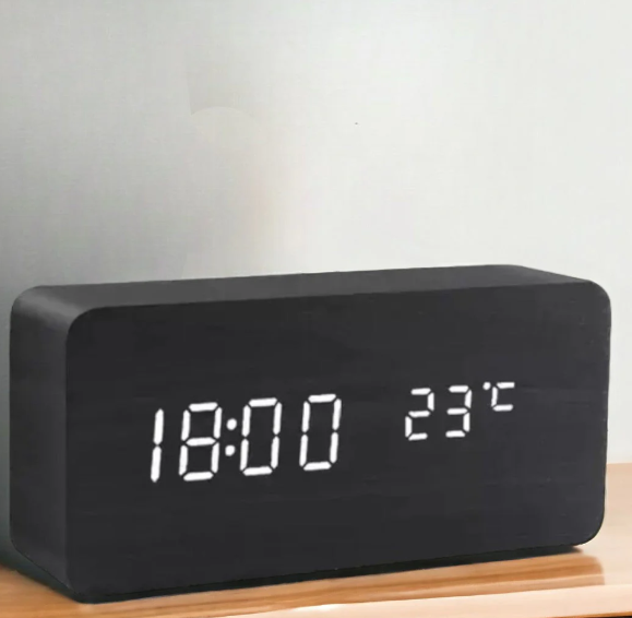 Horloge numérique en bois avec activation vocale et fonction réveil