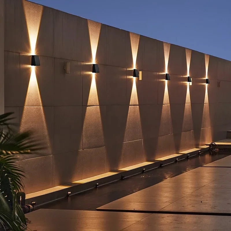 Applique murale solaire LED pour extérieur – sans fil et résistante aux intempéries