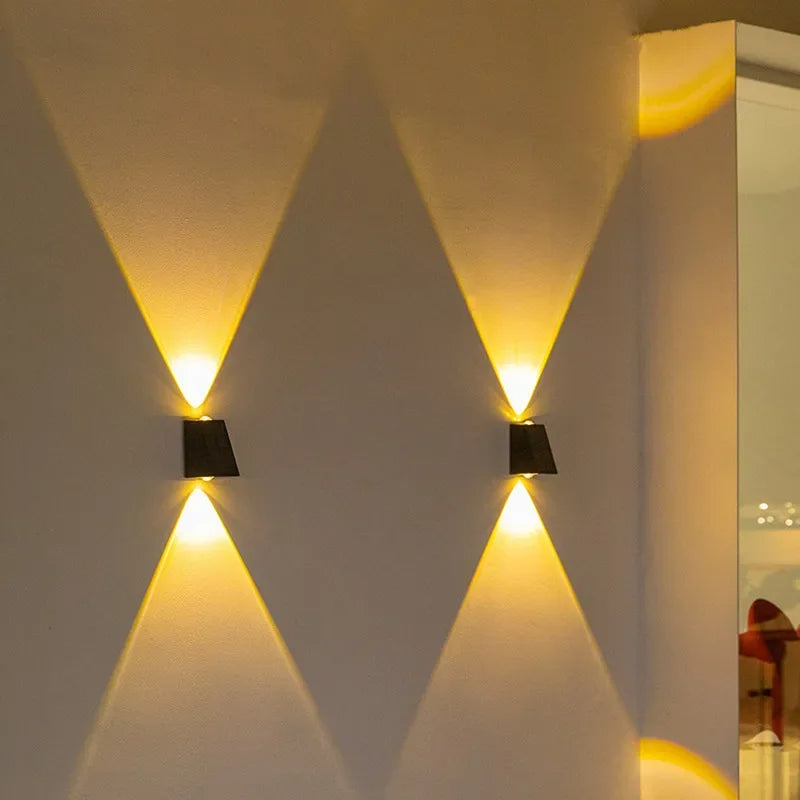 Applique murale solaire LED pour extérieur – sans fil et résistante aux intempéries