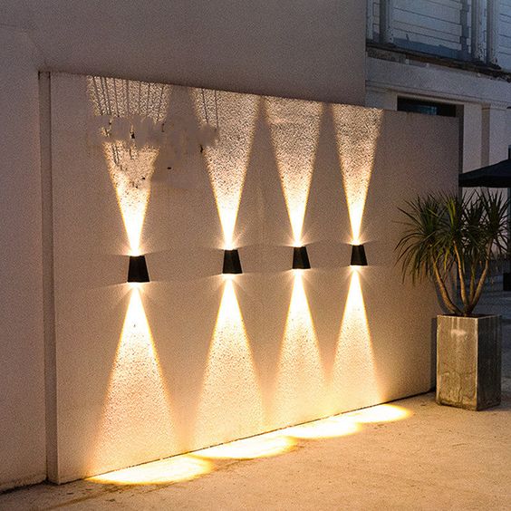 Applique murale solaire LED pour extérieur – sans fil et résistante aux intempéries