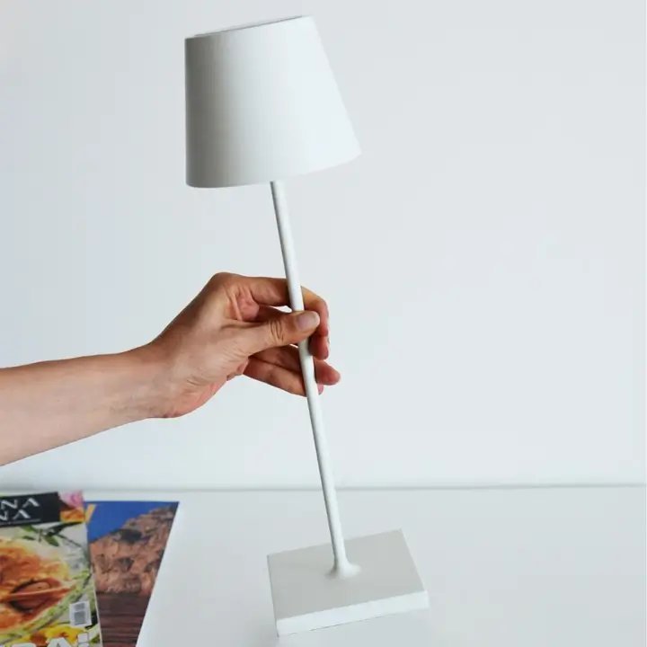 Lampe de table LED sans fil avec variateur tactile et batterie USB-C