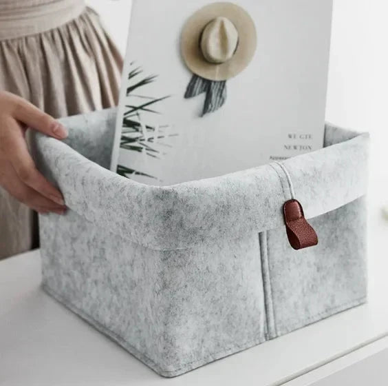 Boîte de rangement en feutre avec poignée en cuir et couvercle rabattable
