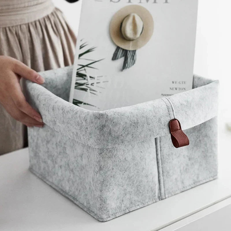 Boîte de rangement en feutre avec poignée en cuir et couvercle rabattable
