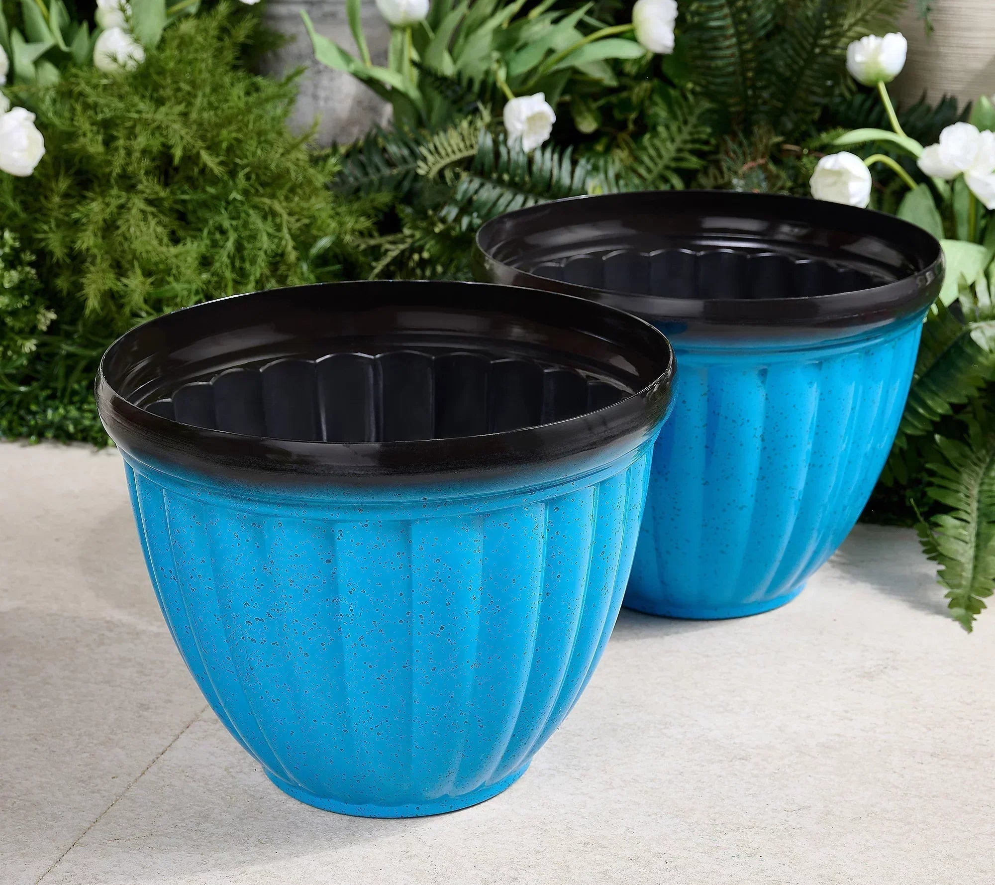 Pot de Fleurs à Nervures Spirales avec Système de Drainage Intégré