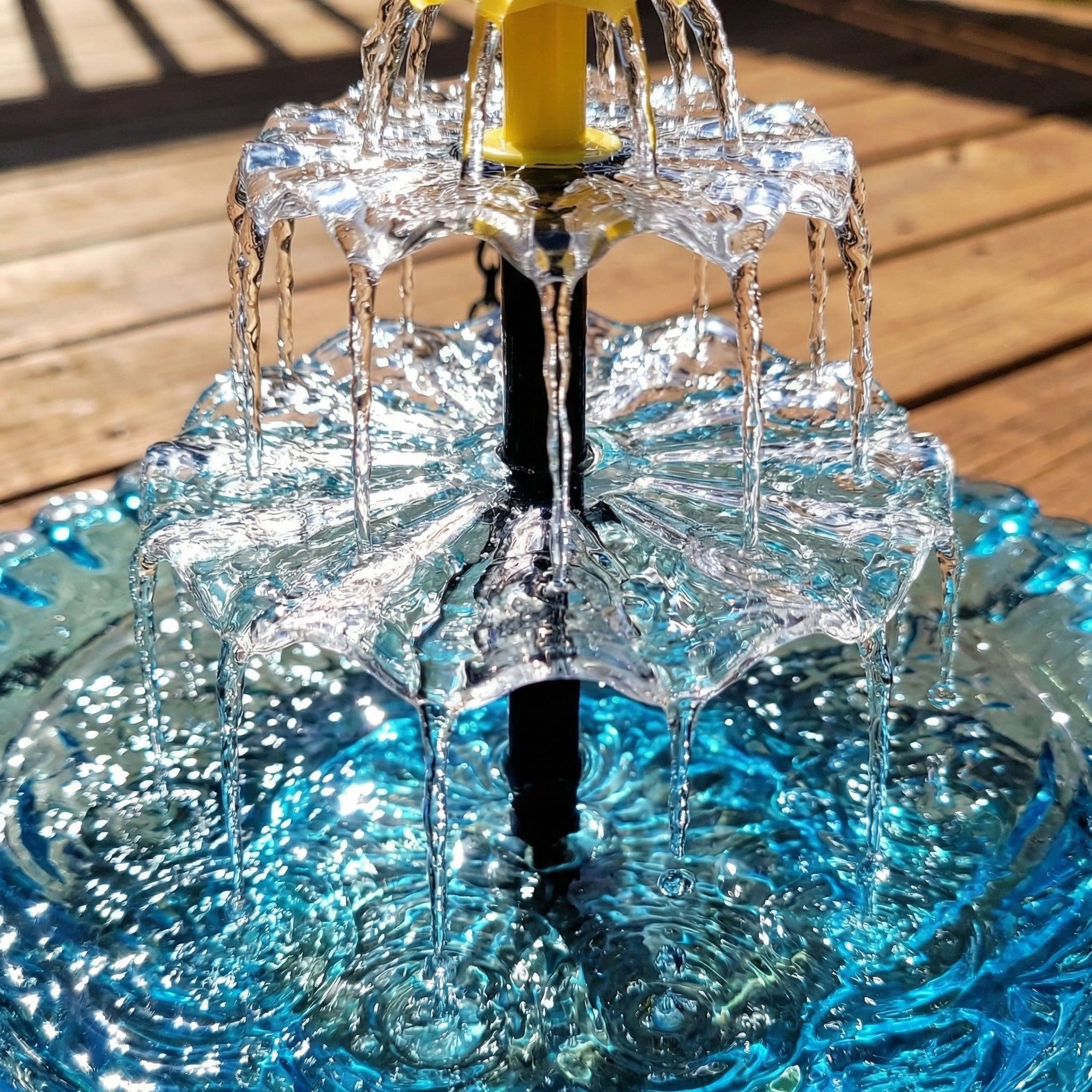 Fontaine suspendue solaire à deux niveaux – Abreuvoir oiseaux jardin
