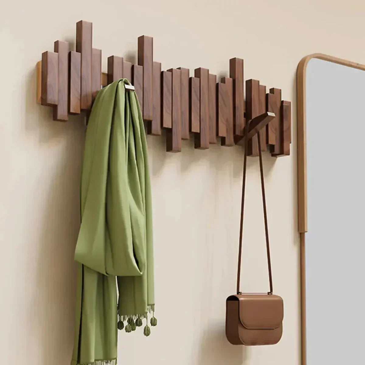 Crochet mural en bois – élégant et gain de place pour chaque pièce